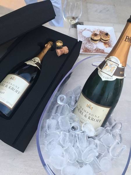 Mr & Ms White, Paros, Grece